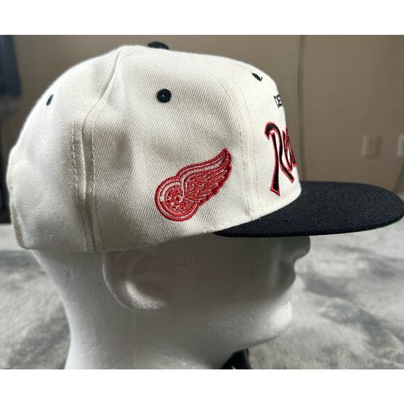 Vintage Detroit Red Wings Script Snapback Hat Sport Specialties NHL Center Ice - Picture 2 of 8